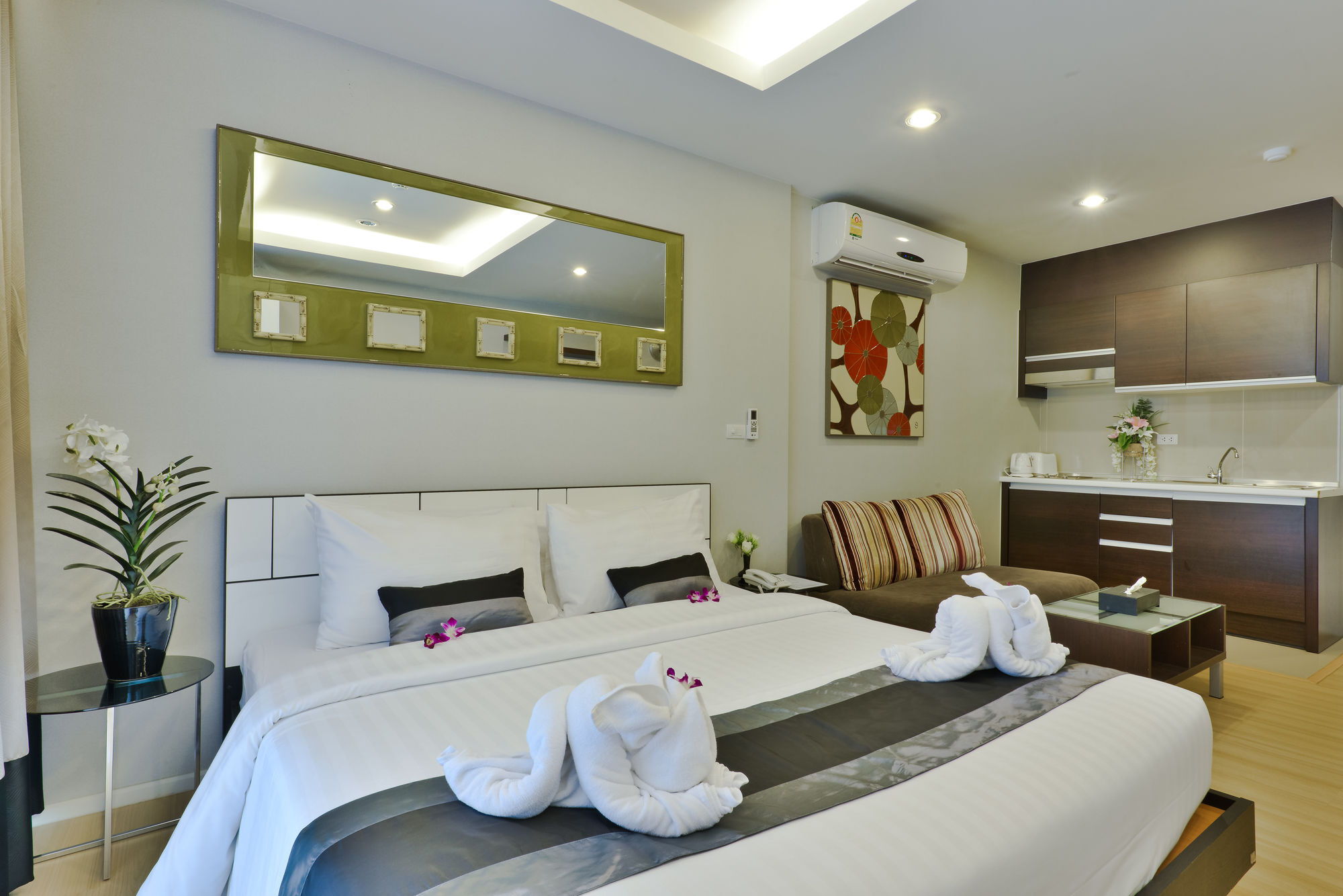 Icheck Inn Skyy Sukhumvit 1 방콕 외부 사진